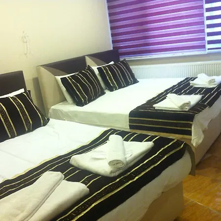 Hotel Goeruer 3*