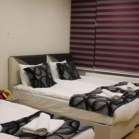 Hotel Goeruer 3*