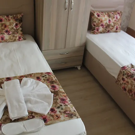 Goeruer Hotel 3*