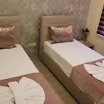 Hotel Goeruer 3*